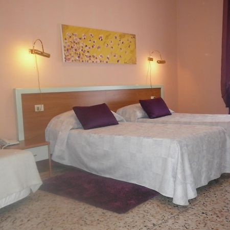 Hotel San Donnino ฟีเดนซา ห้อง รูปภาพ